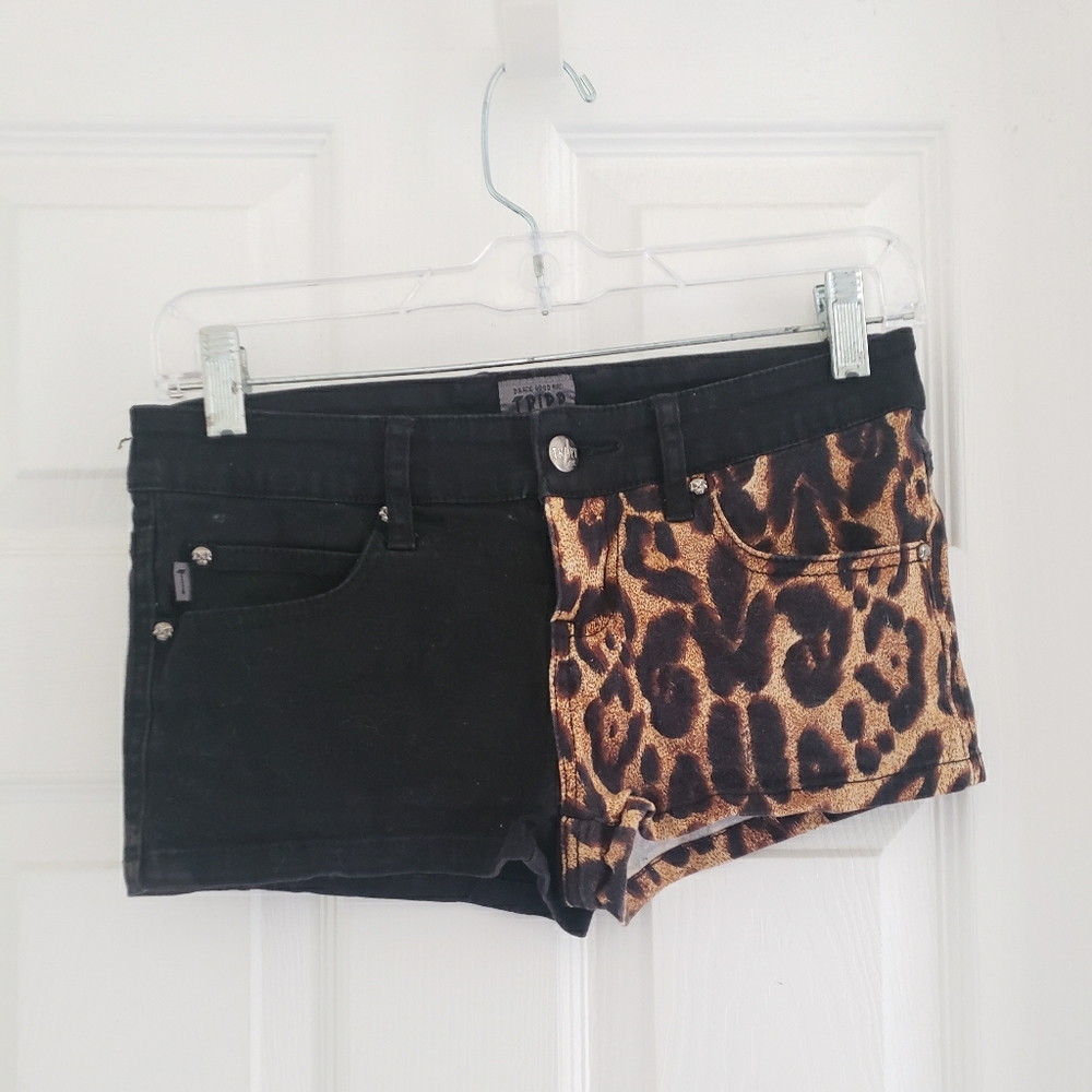 2 toned leopard/black shorts